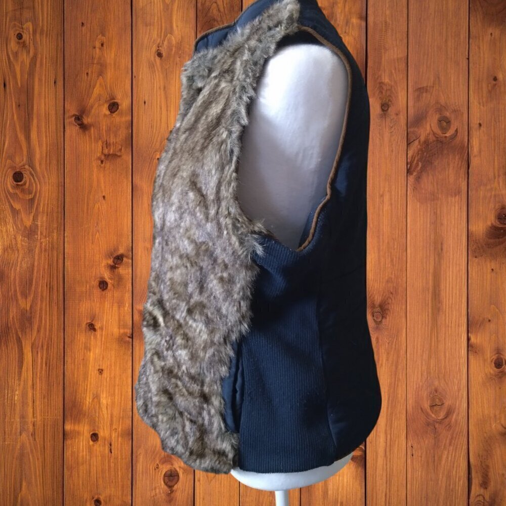 Vintage America Blues Women’s Medium Soft Faux Fur Zip Front Side Panel Vest - Picture 2 of 3